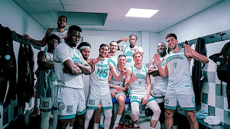 BALLE ORANGE – L’Élan brille à l’extérieur. Basket Landes intouchable